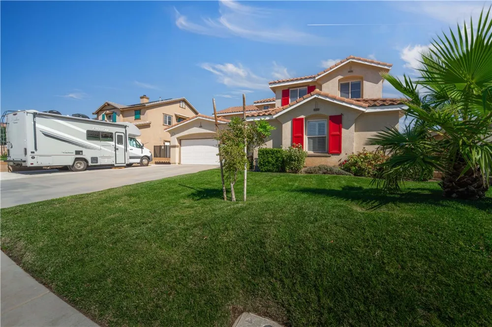 837 Vandal Way Palmdale, CA 93551