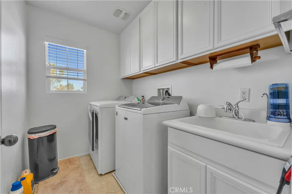 837 Vandal Way Palmdale, CA 93551