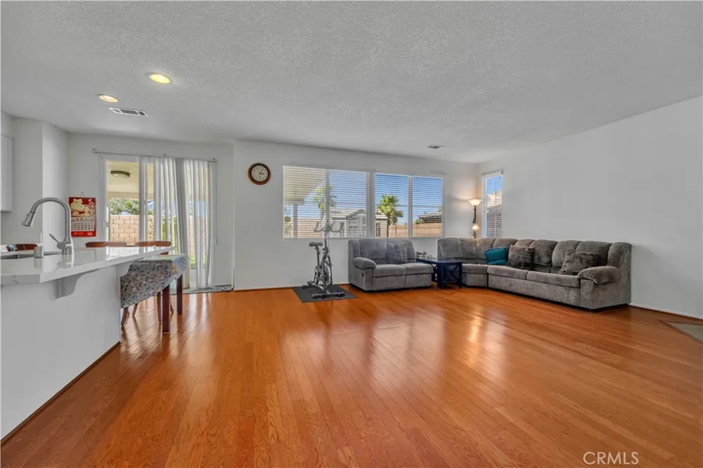 837 Vandal Way Palmdale, CA 93551