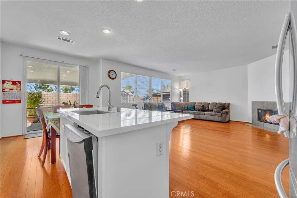 837 Vandal Way Palmdale, CA 93551
