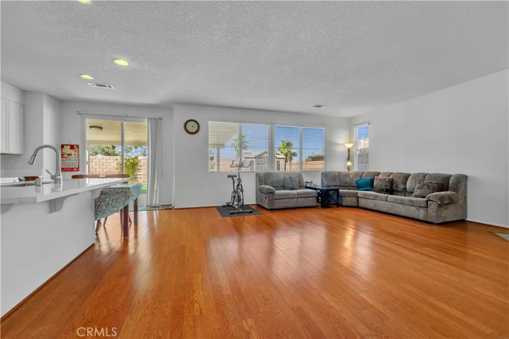837 Vandal Way Palmdale, CA 93551
