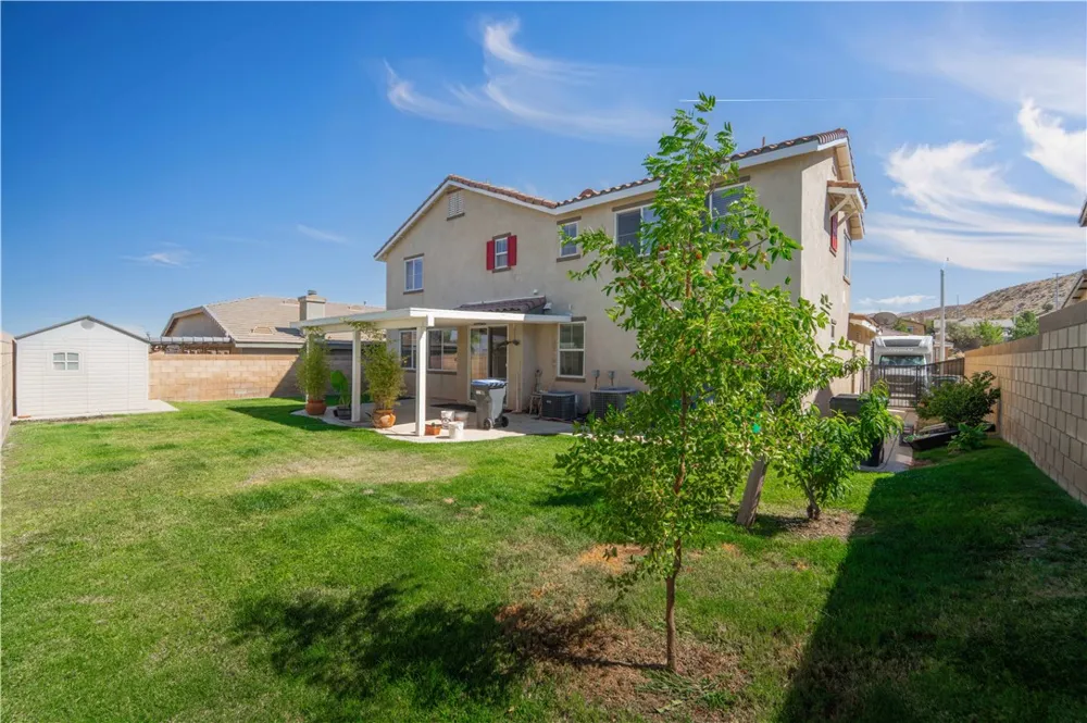 837 Vandal Way Palmdale, CA 93551