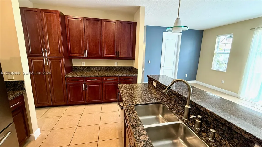 3843 NW 5th Ter Boca Raton, FL 33431