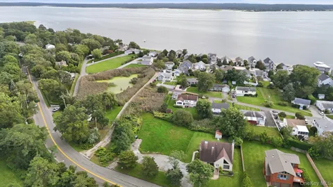 501 Peconic Bay Boulevard