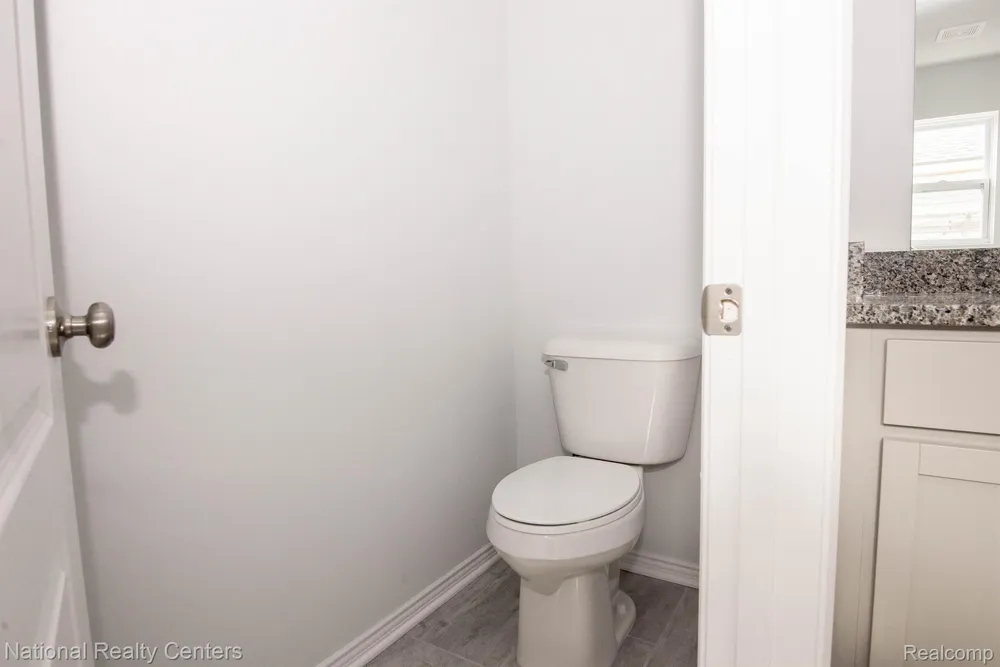 945 Guenevere Drive Oxford Charter Township, MI 48371