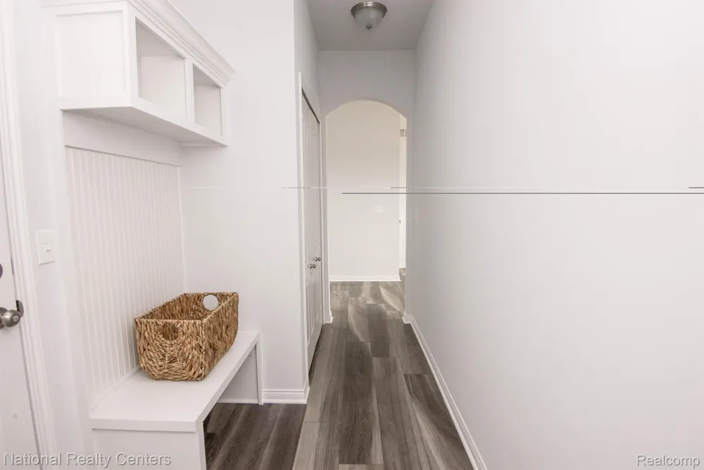 945 Guenevere Drive Oxford Charter Township, MI 48371