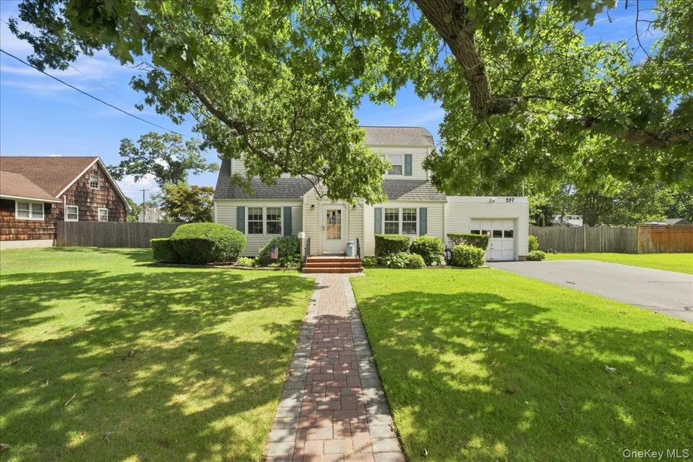 297 Maple Avenue Patchogue, NY 11772