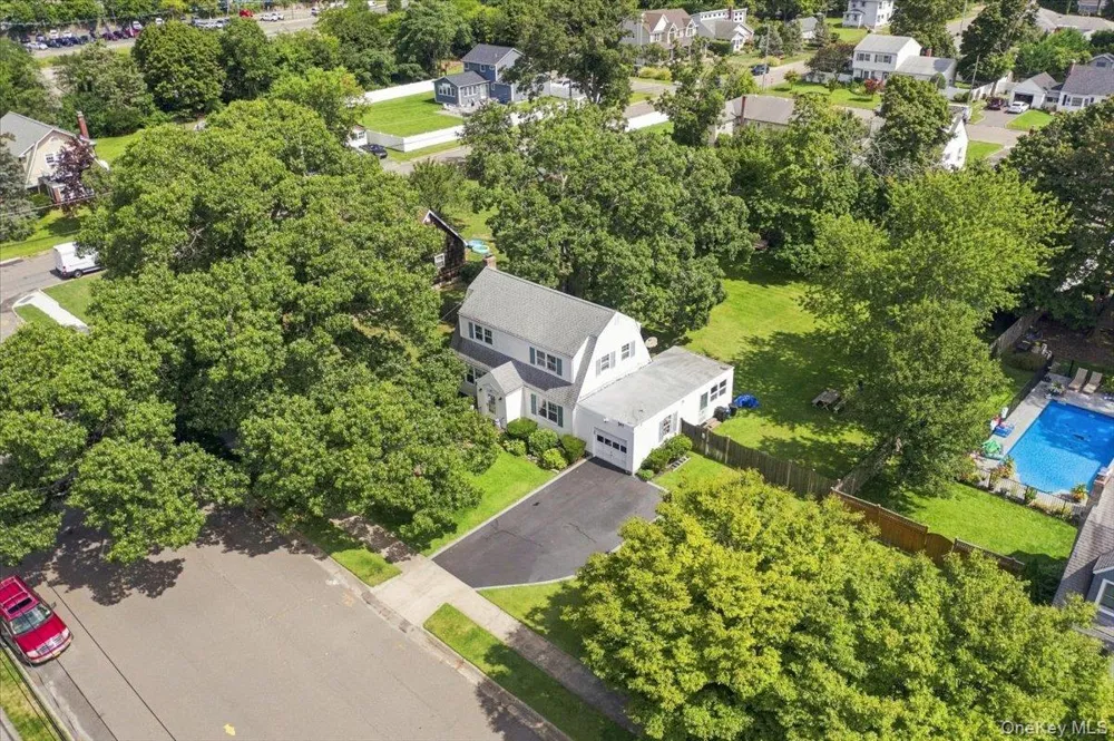 297 Maple Avenue Patchogue, NY 11772