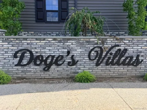 1220 Doges Promenade #1A