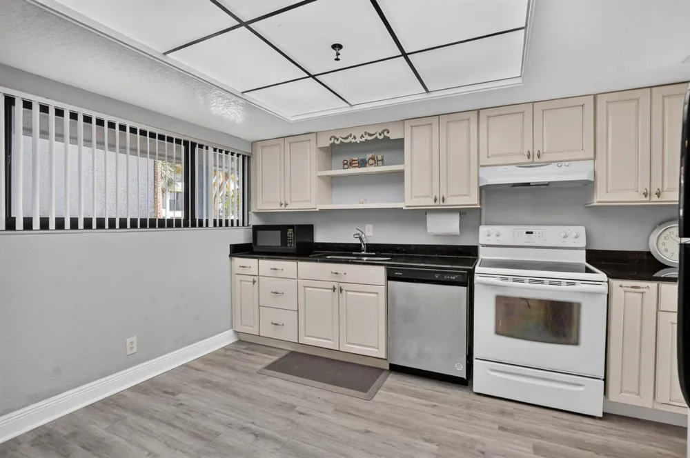 665 SE 21st Avenue #102 Deerfield Beach, FL 33441