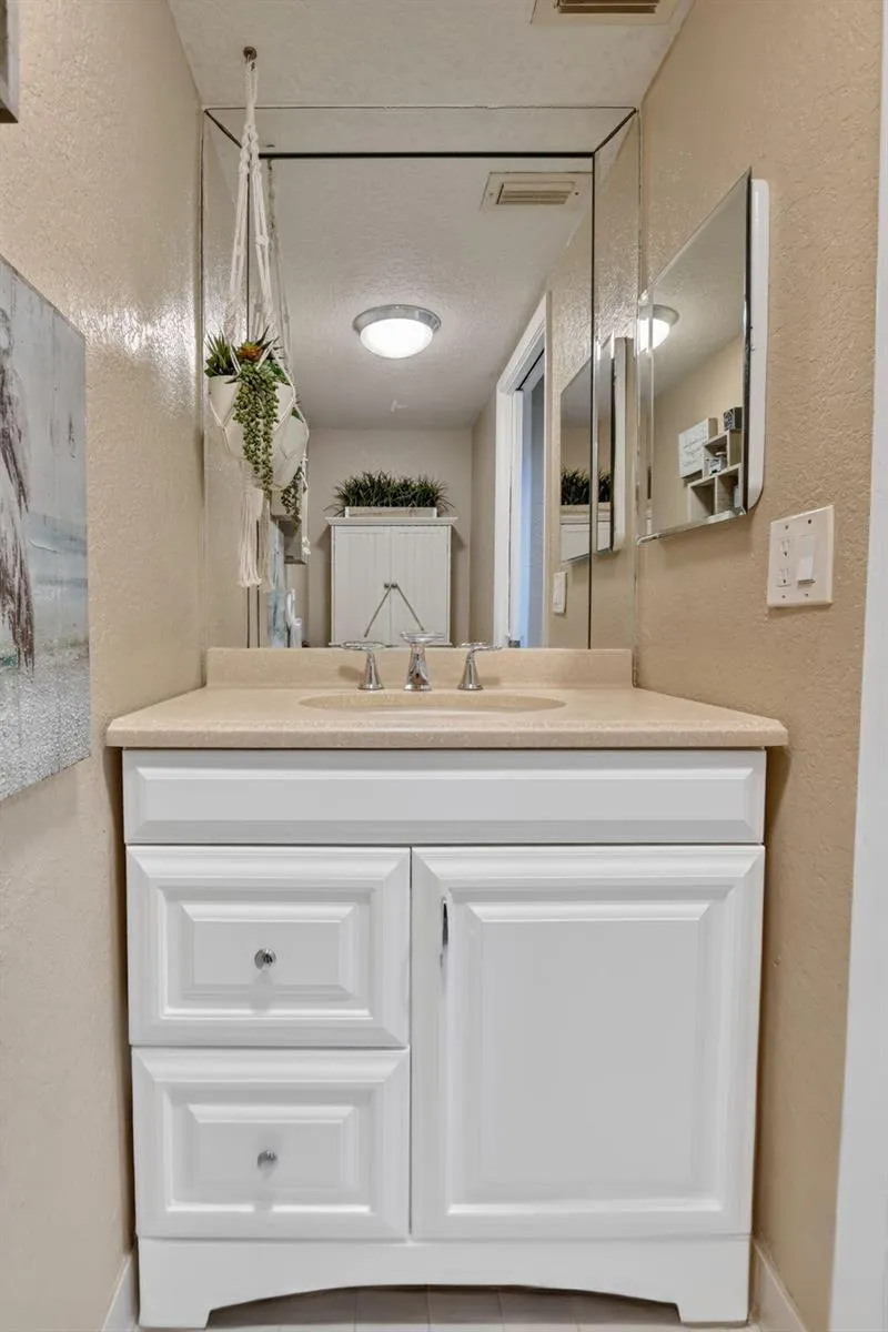 665 SE 21st Avenue #102 Deerfield Beach, FL 33441