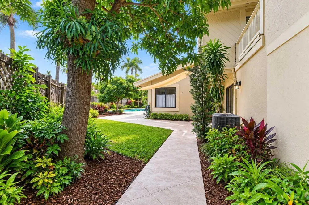 7666 SIERRA TERRACE W Boca Raton, FL 33433