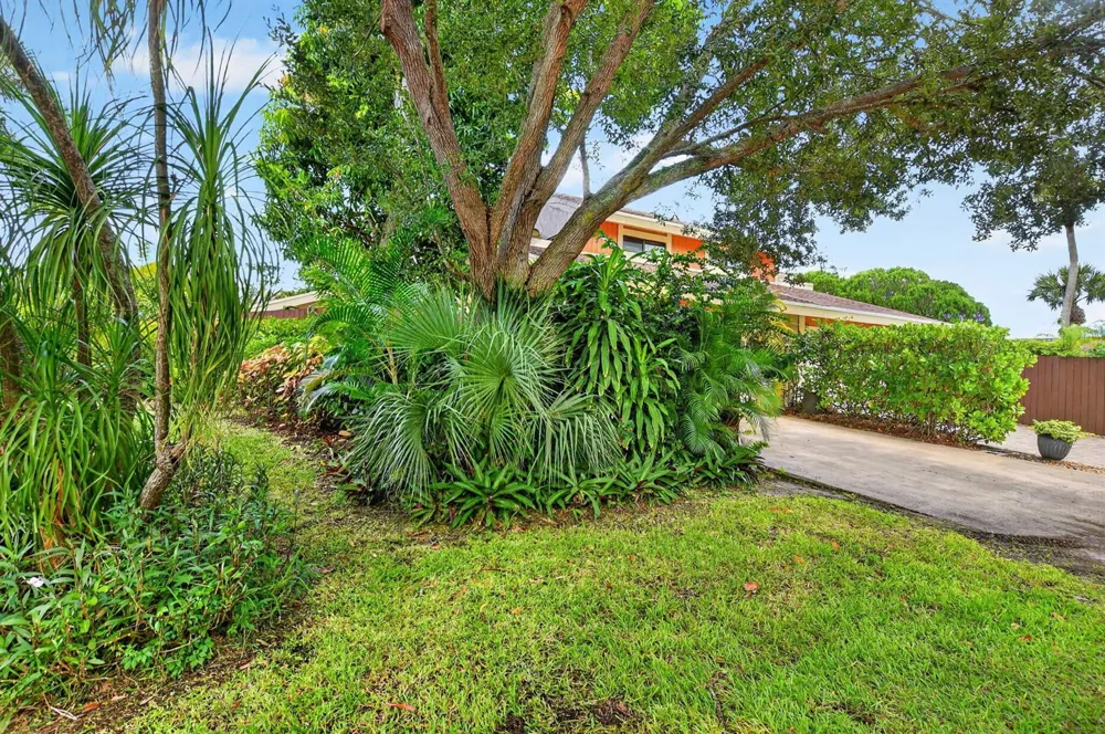 7666 SIERRA TERRACE W Boca Raton, FL 33433