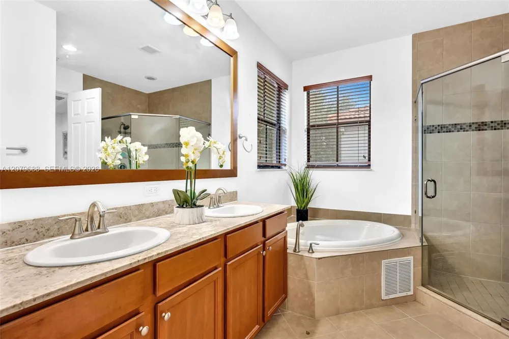 8397 NW 38th St Cooper City, FL 33024