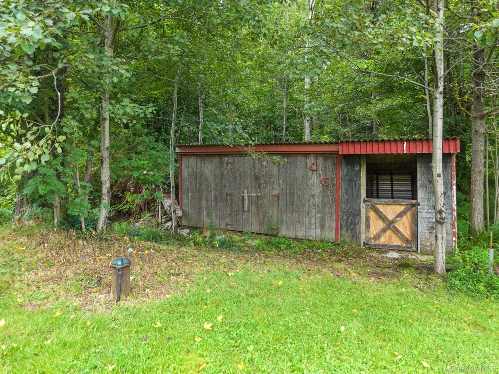 5206 Town Brook Road Stamford, NY 13788
