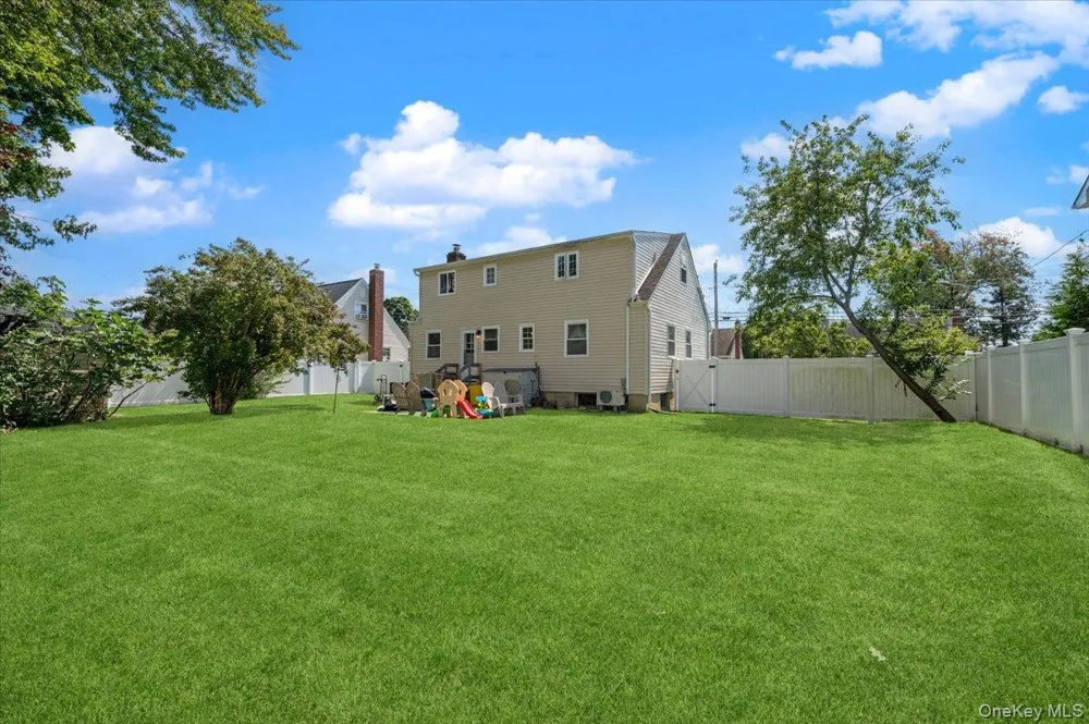 177 Toronto Avenue Massapequa, NY 11758