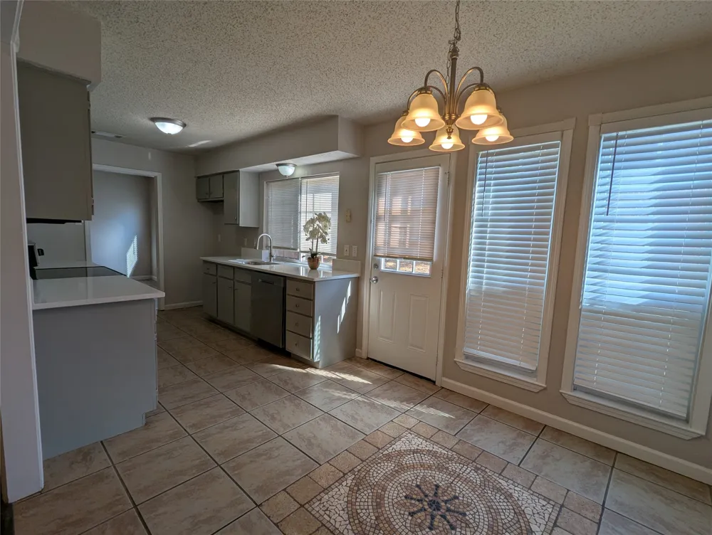 2727 Colonial Drive Carrollton, TX 75007