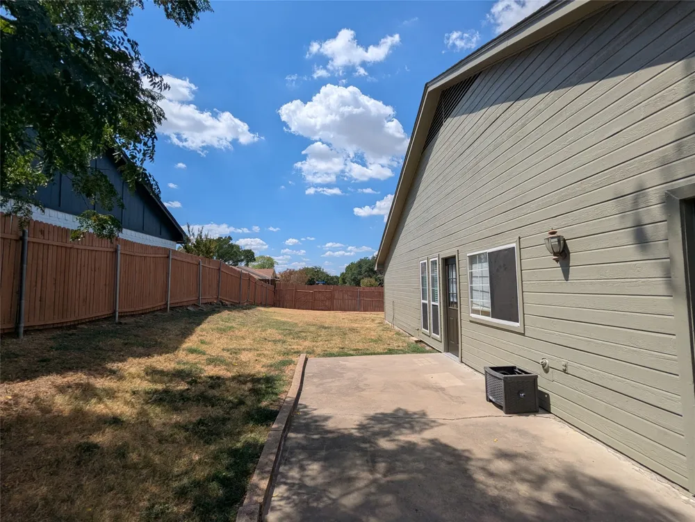 2727 Colonial Drive Carrollton, TX 75007