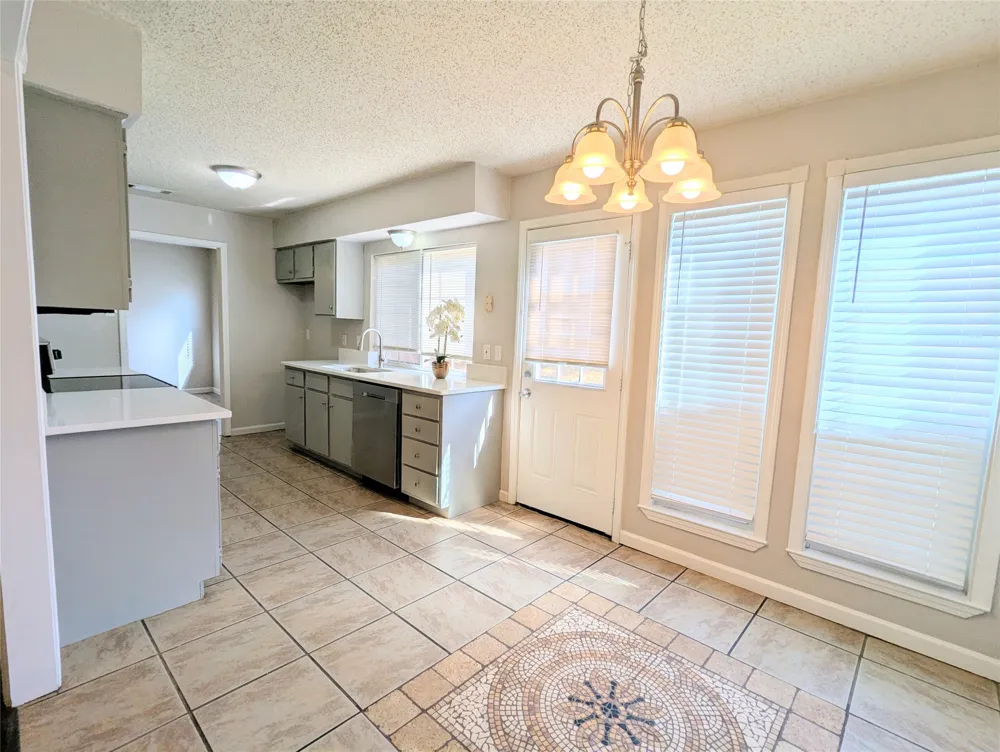 2727 Colonial Drive Carrollton, TX 75007