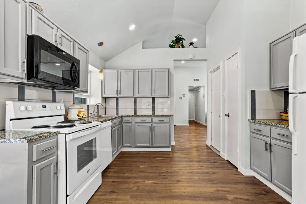 6813 Hickory Creek Plano, TX 75023