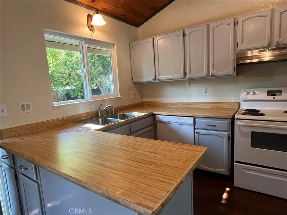 19783 Oak Flat #A Hidden Valley Lake, CA 95467
