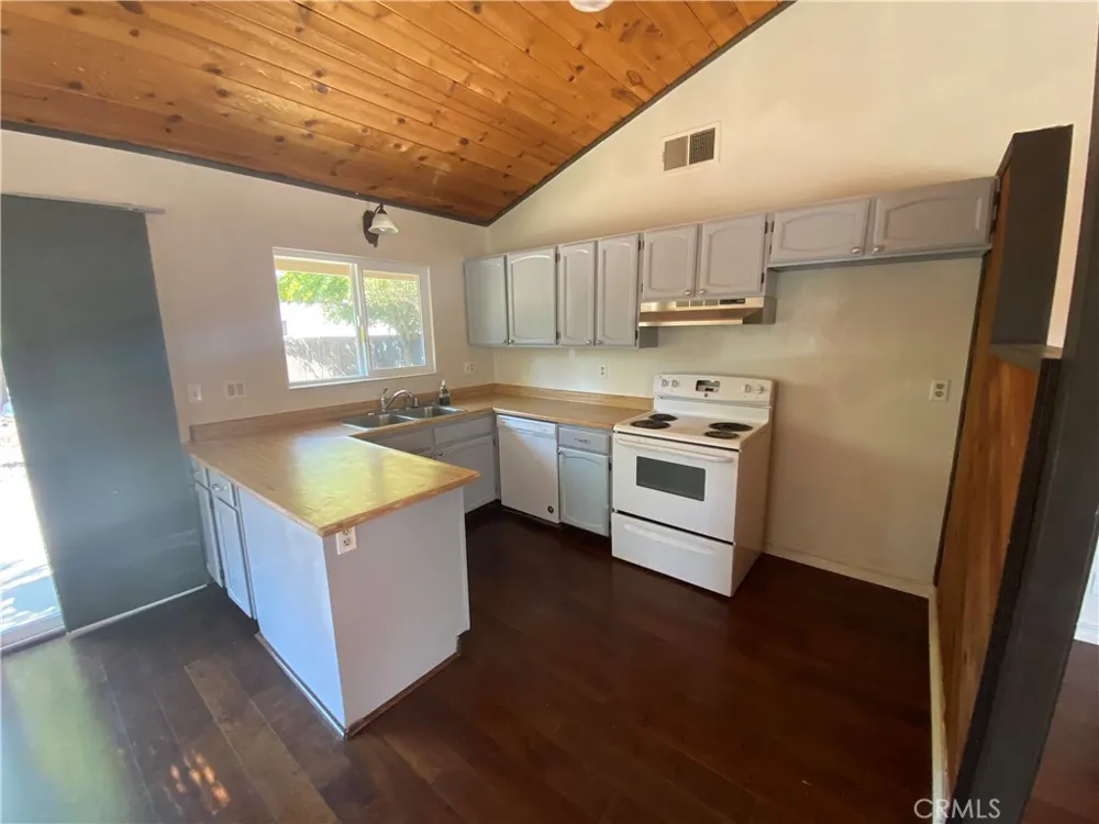 19783 Oak Flat #A Hidden Valley Lake, CA 95467