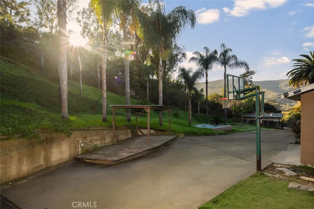 21431 Stans Lane Laguna Beach, CA 92651