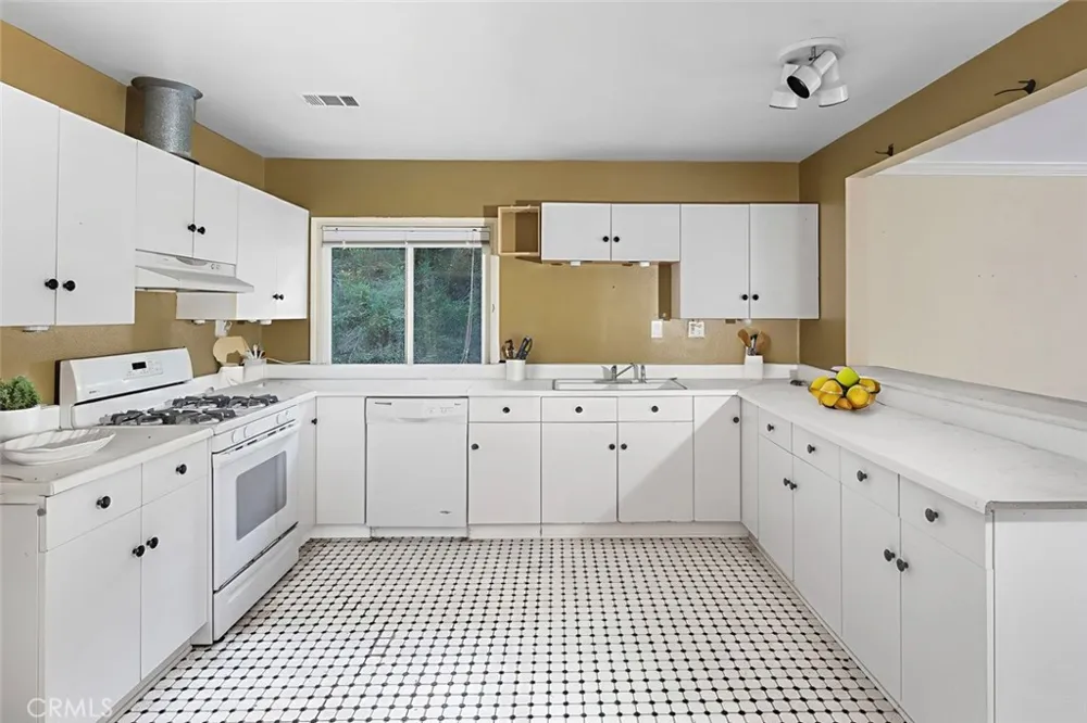 21431 Stans Lane Laguna Beach, CA 92651