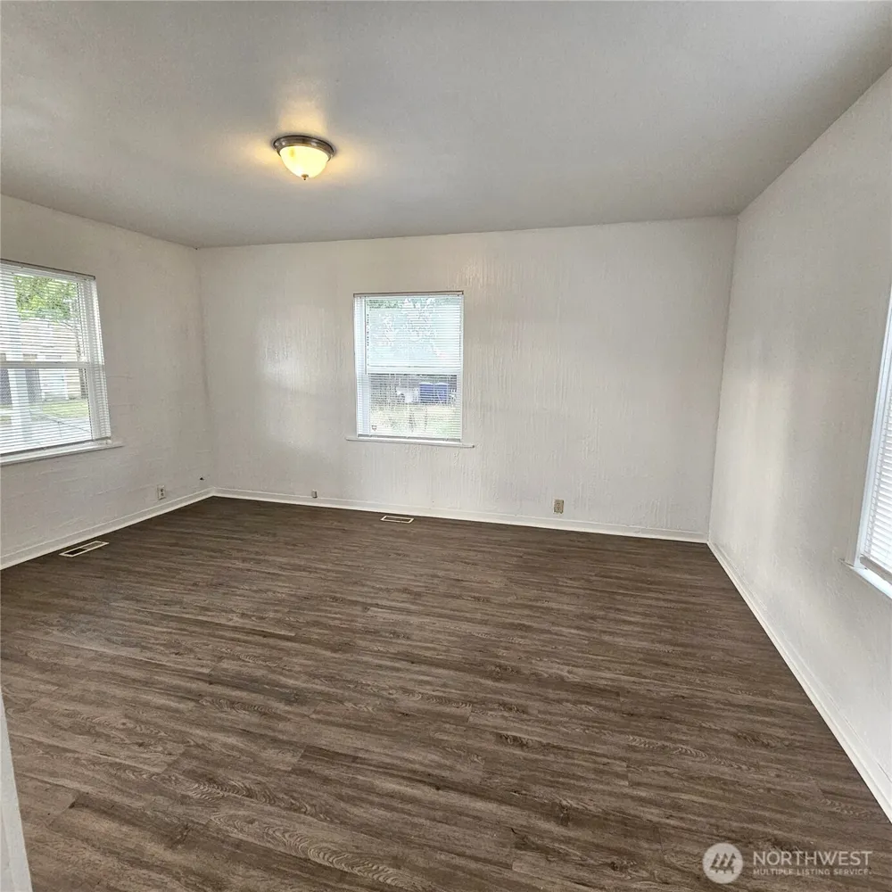 506 S 6th Avenue Kelso, WA 98626