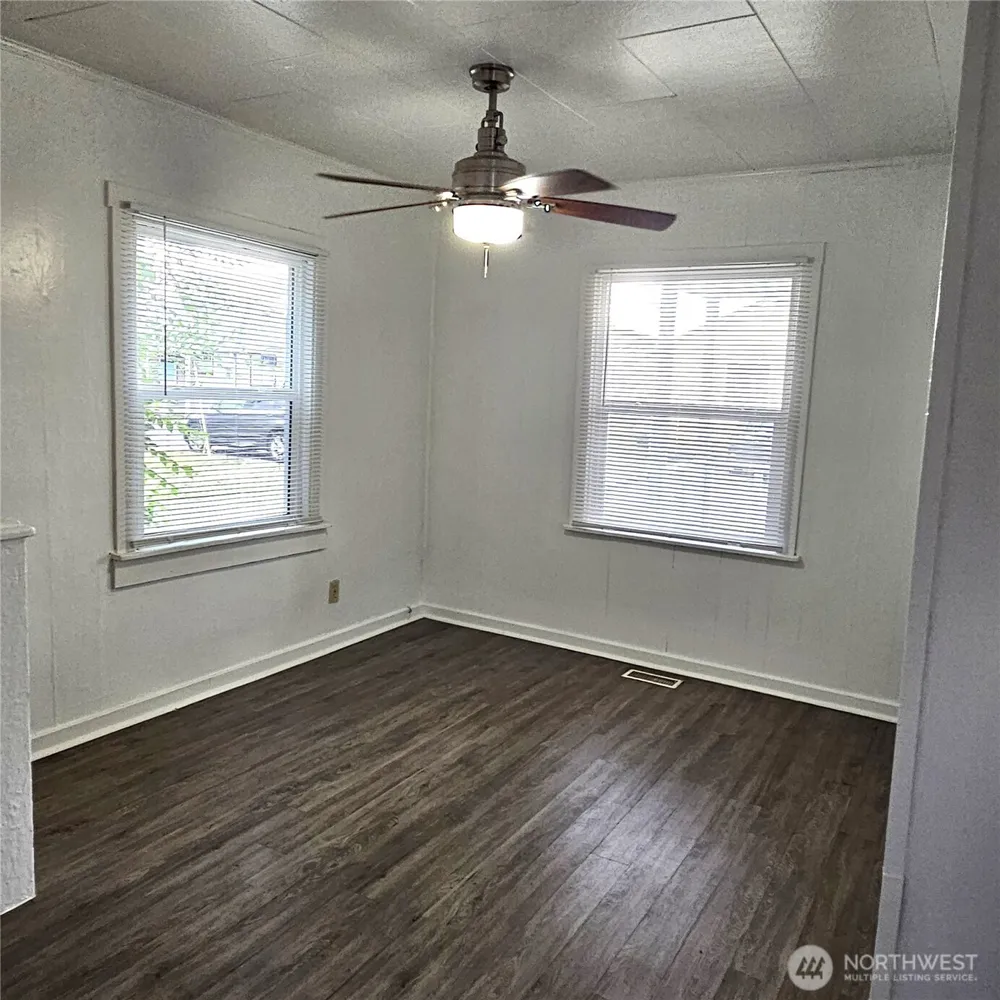 506 S 6th Avenue Kelso, WA 98626