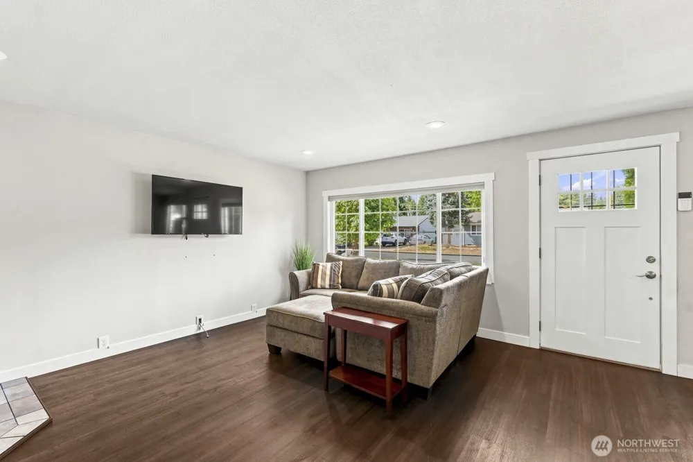 303 Olympia Street E Rainier, WA 98576