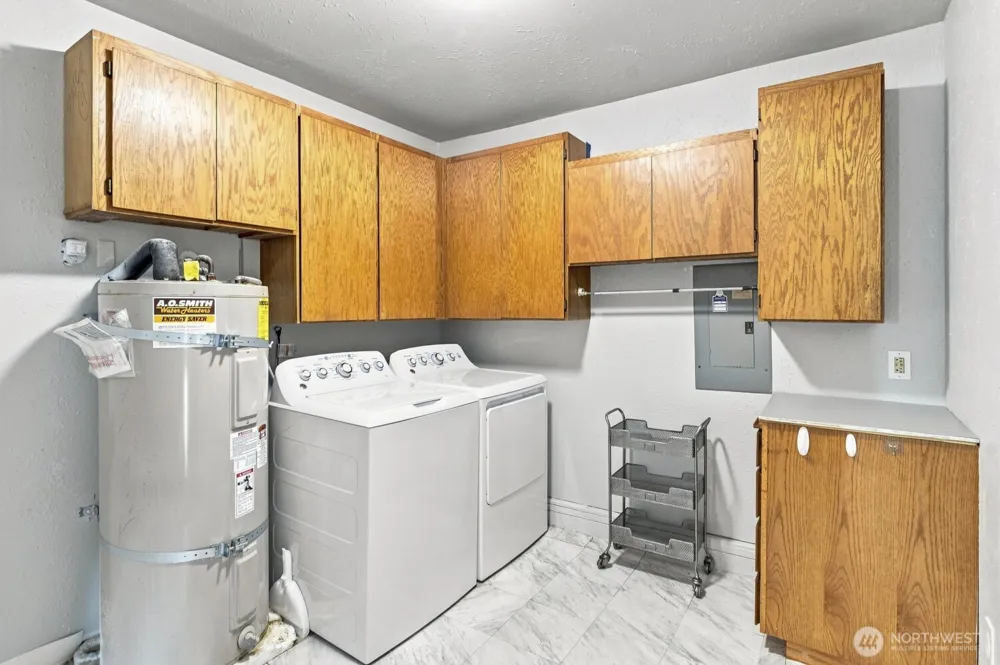 303 Olympia Street E Rainier, WA 98576