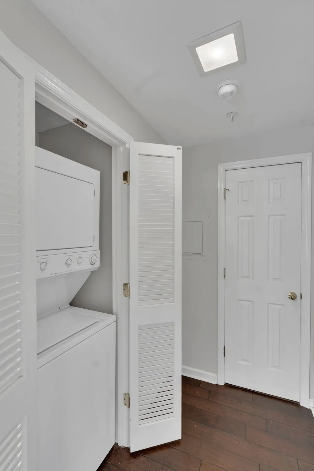 107 W End Pl Nashville, TN 37205