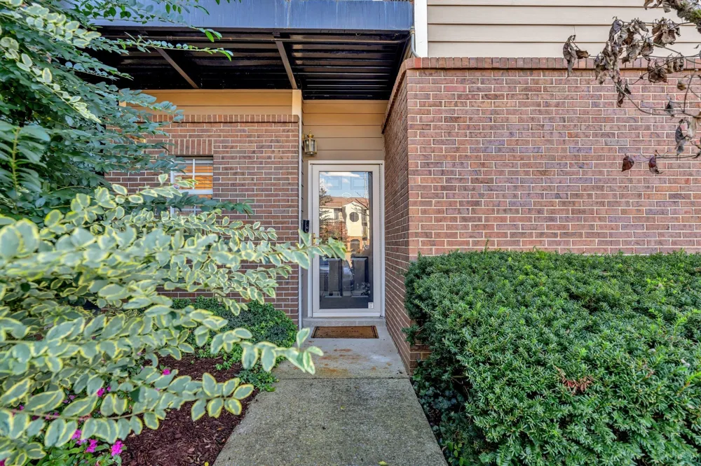 107 W End Pl Nashville, TN 37205