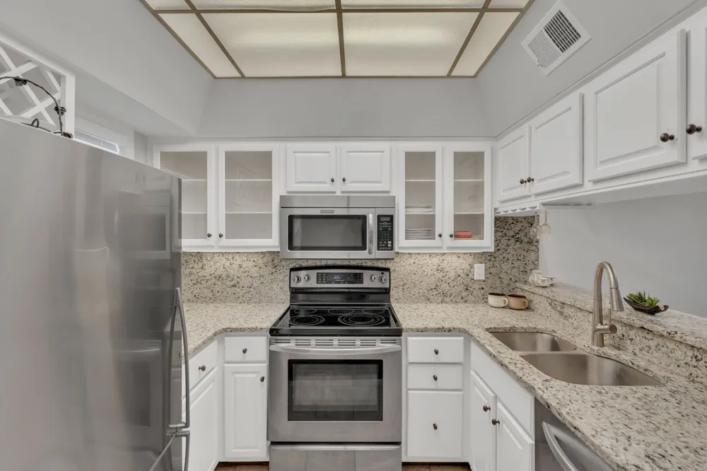 107 W End Pl Nashville, TN 37205