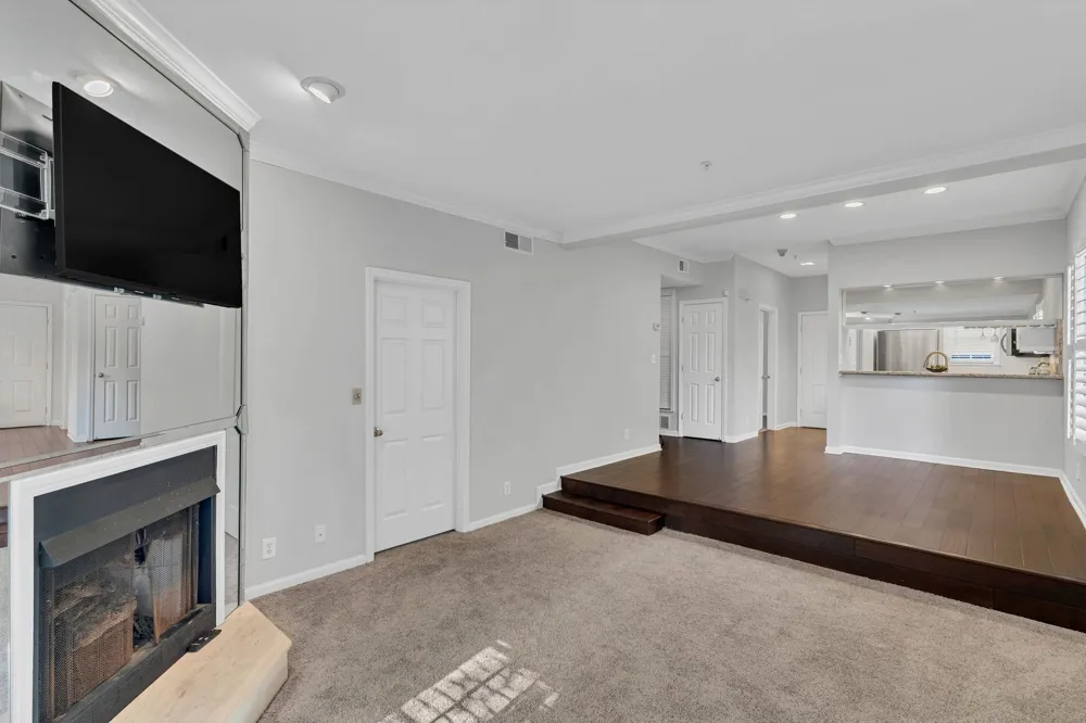 107 W End Pl Nashville, TN 37205