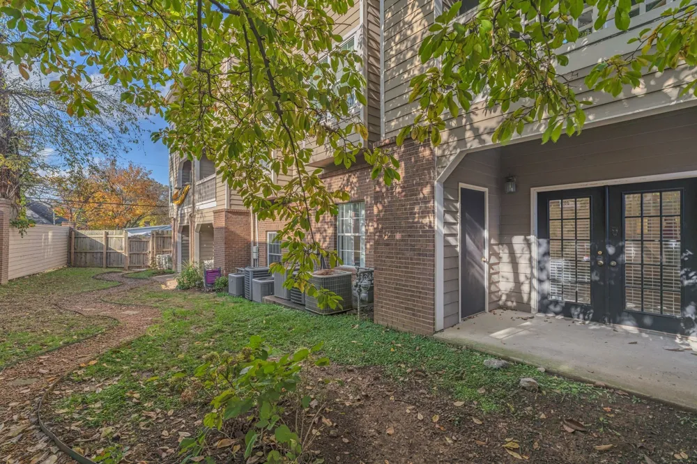 107 W End Pl Nashville, TN 37205