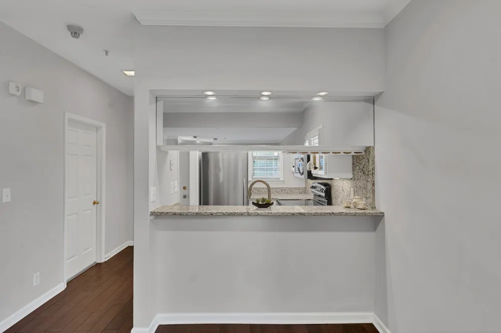 107 W End Pl Nashville, TN 37205
