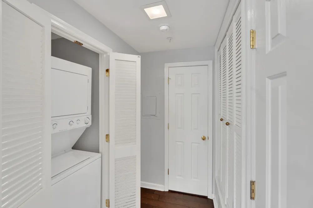 107 W End Pl Nashville, TN 37205