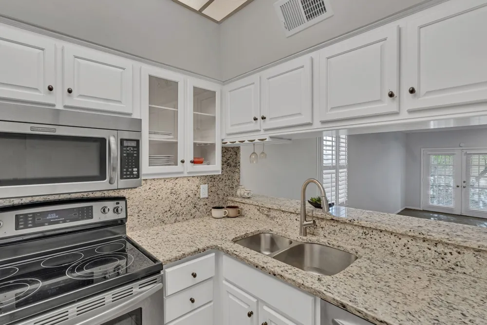 107 W End Pl Nashville, TN 37205