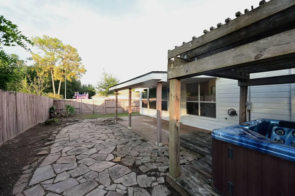 4507 Bridgevillage Drive Spring, TX 77373