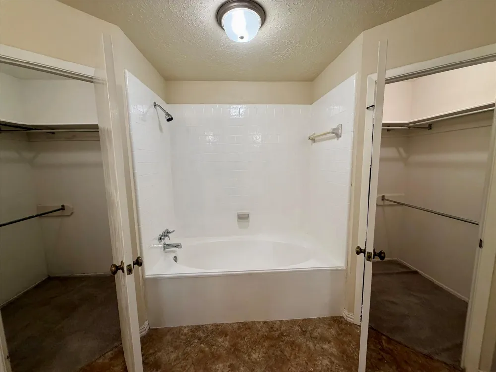 12175 Swords Creek Road Houston, TX 77067