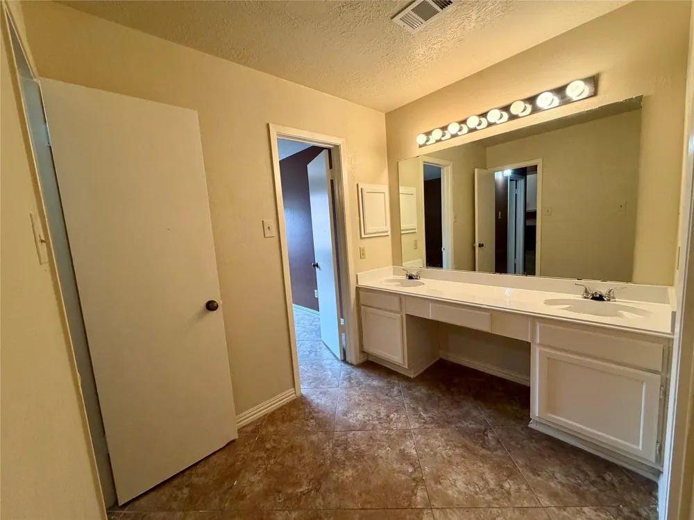 12175 Swords Creek Road Houston, TX 77067