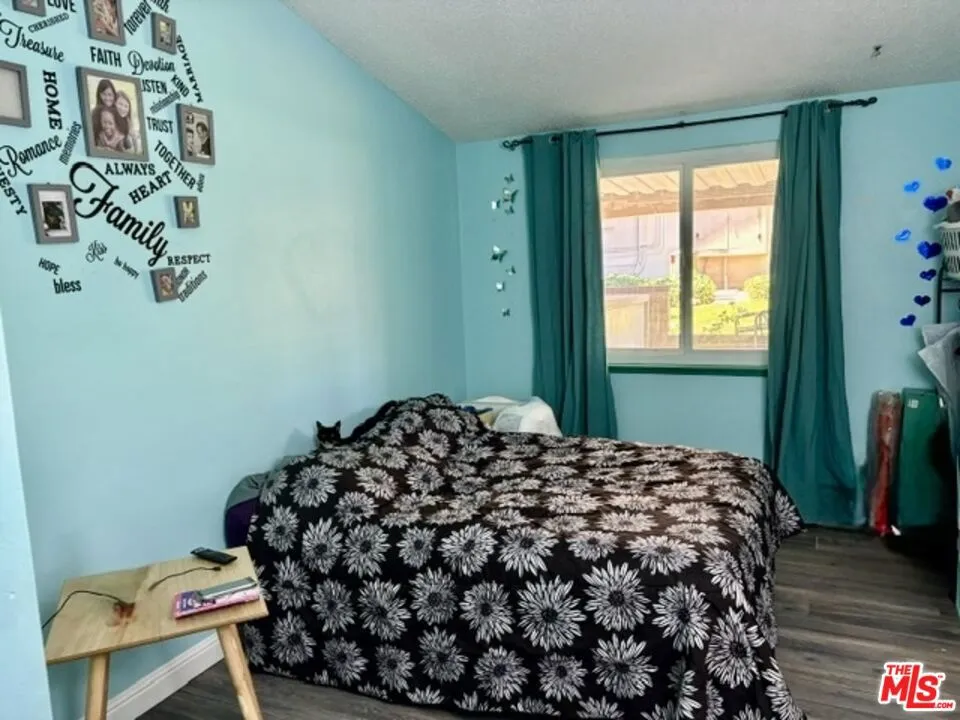26833 Avenue Of The Oaks #A Newhall, CA 91321