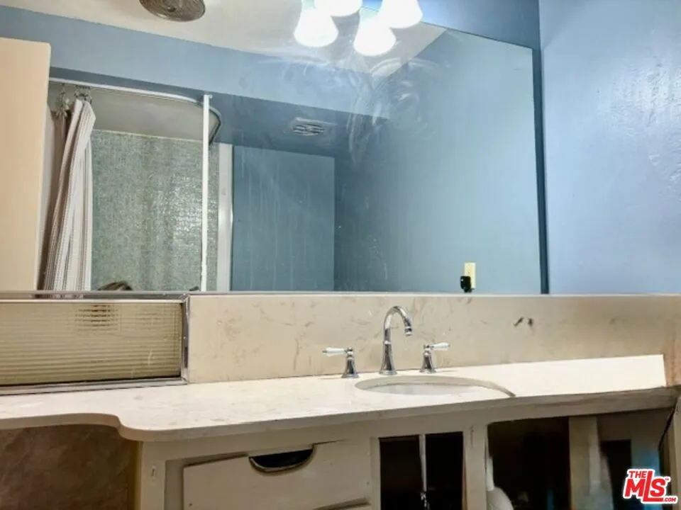 26833 Avenue Of The Oaks #A Newhall, CA 91321