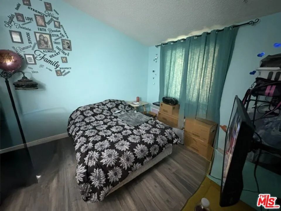 26833 Avenue Of The Oaks #A Newhall, CA 91321