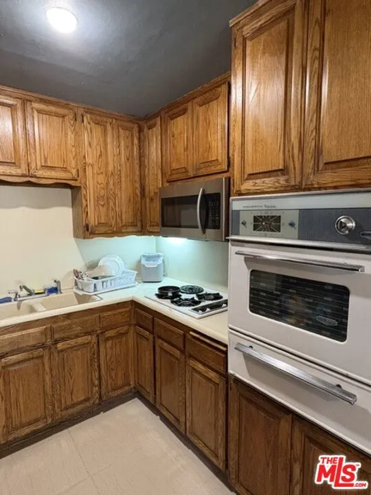 26833 Avenue Of The Oaks #A Newhall, CA 91321