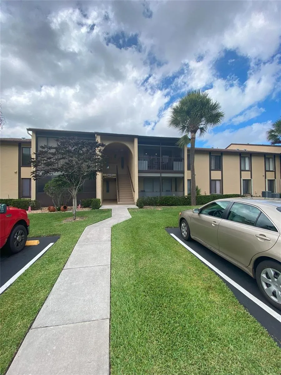 821 SKY PINE WAY #B2 