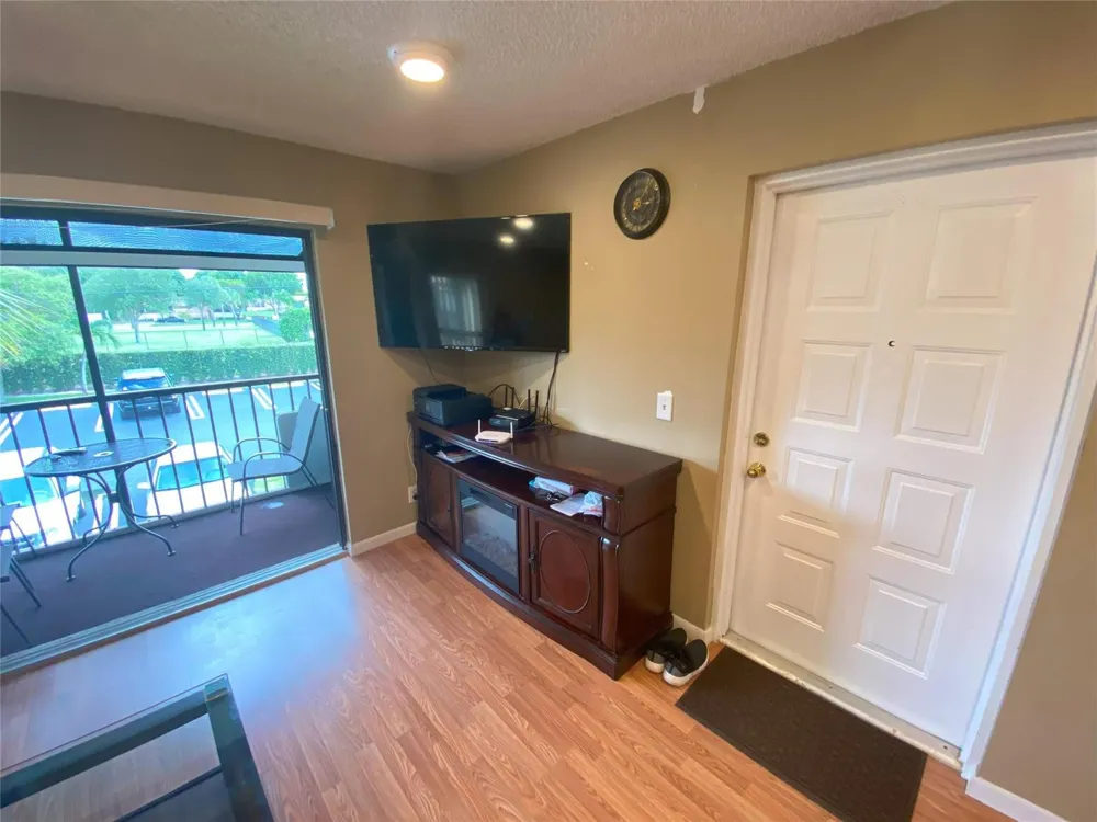 821 SKY PINE WAY #B2 