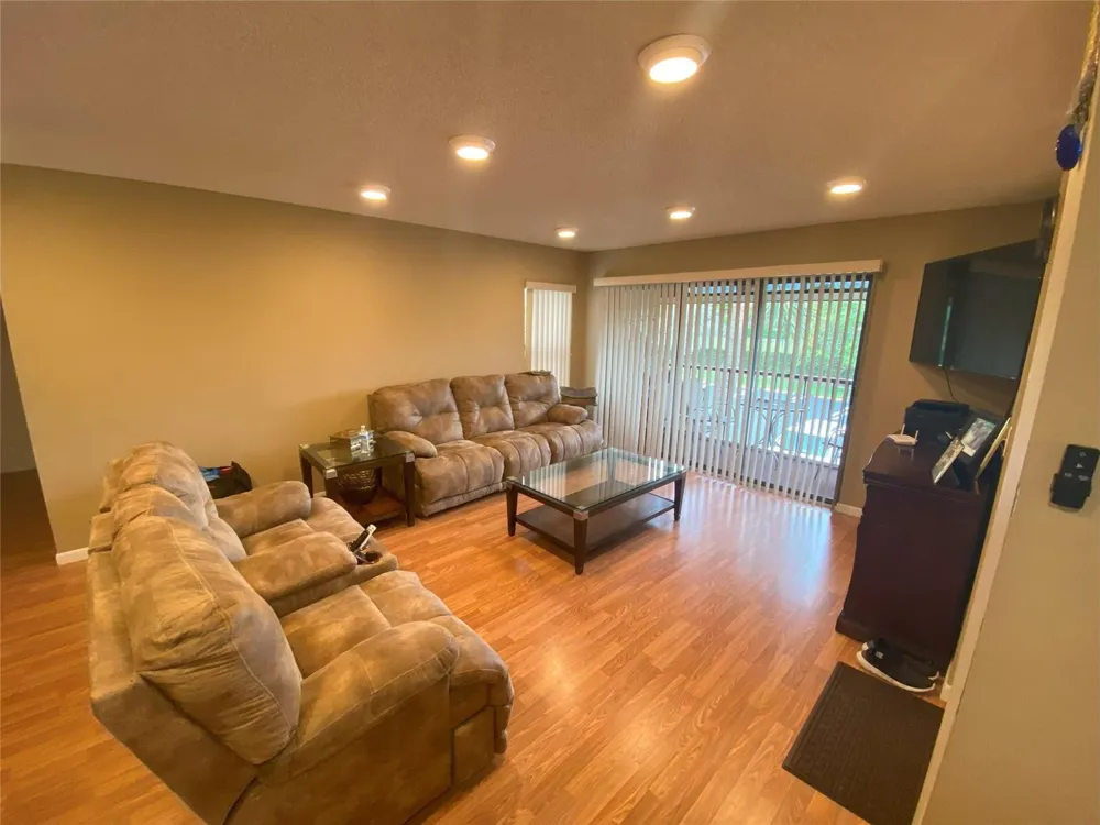 821 SKY PINE WAY #B2 